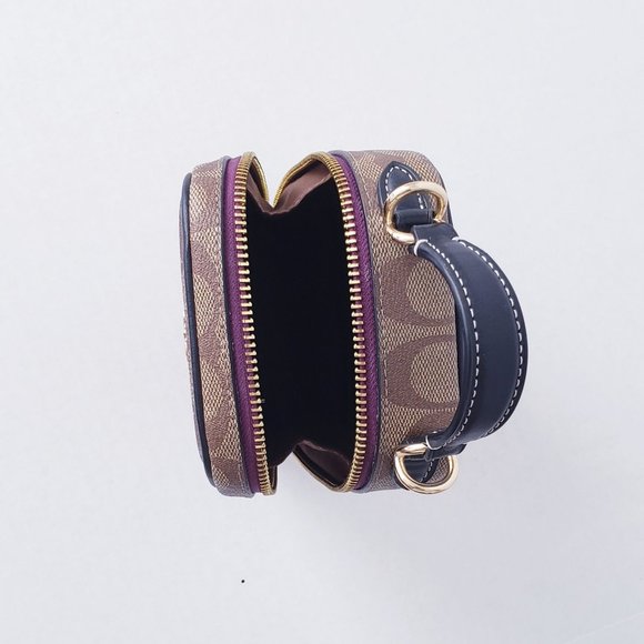 COACH Eva Phone - Picture 8 of 9